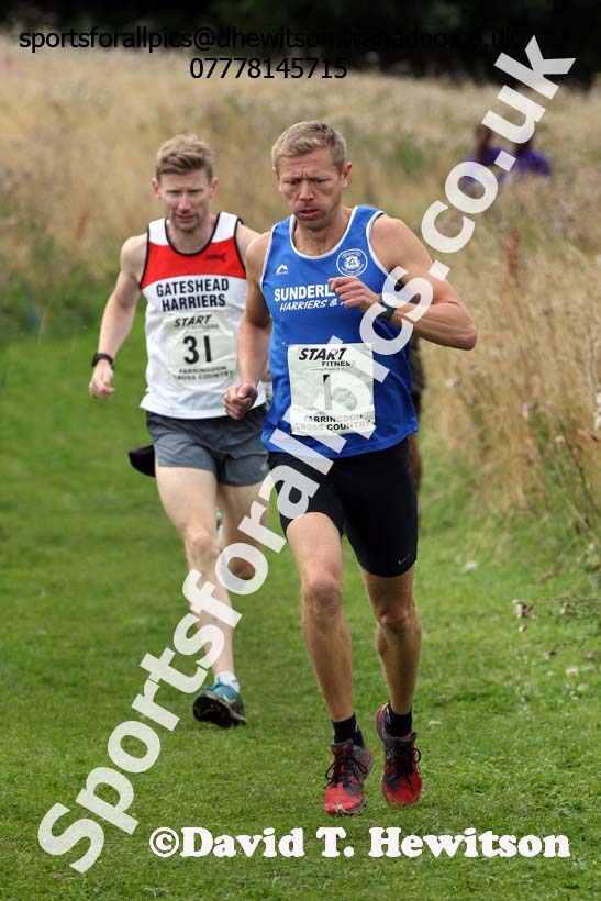 Senior mens relay Sunderland Harriers Open Cross Country. Photo: David T. Hewitson/Sports for All Pics